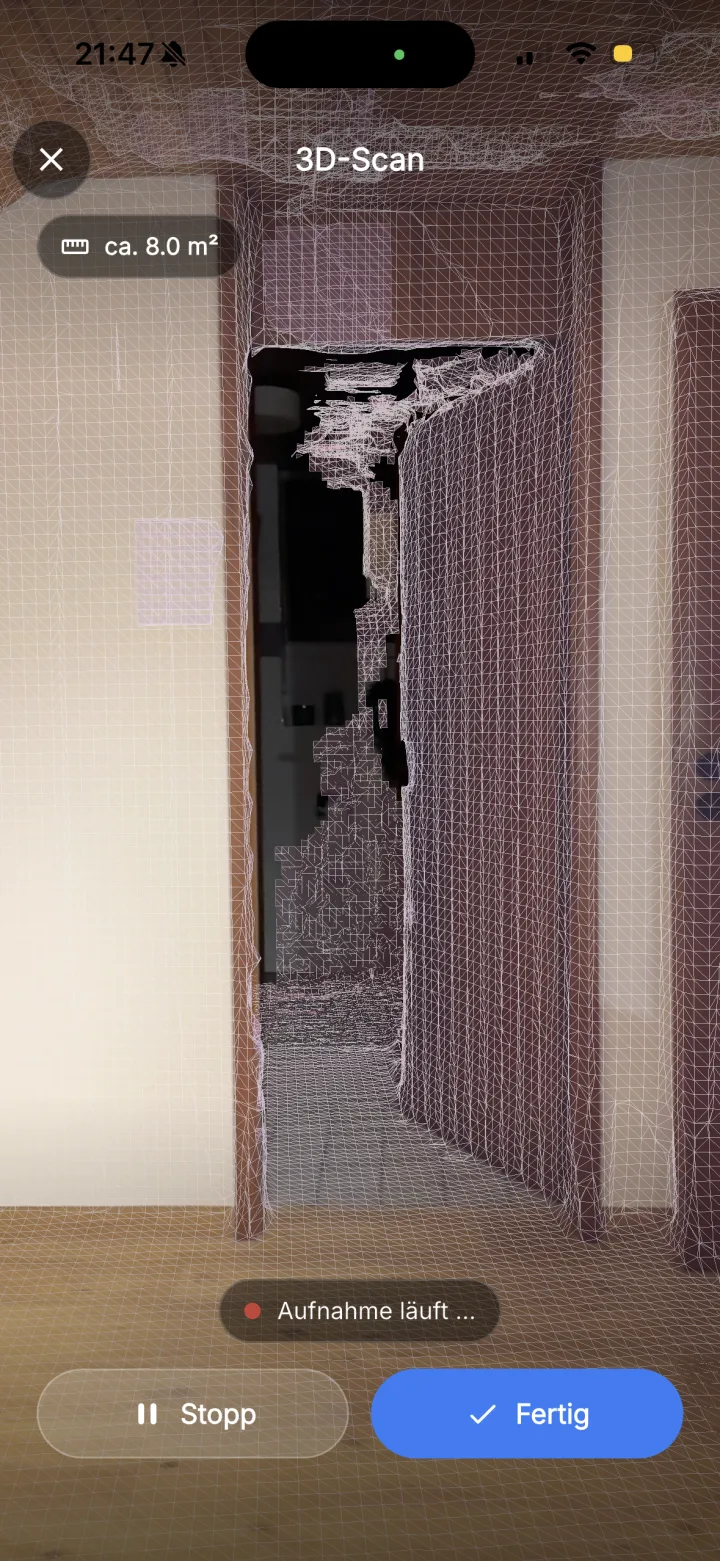 Live mesh and m2 display during a room scan in Skava