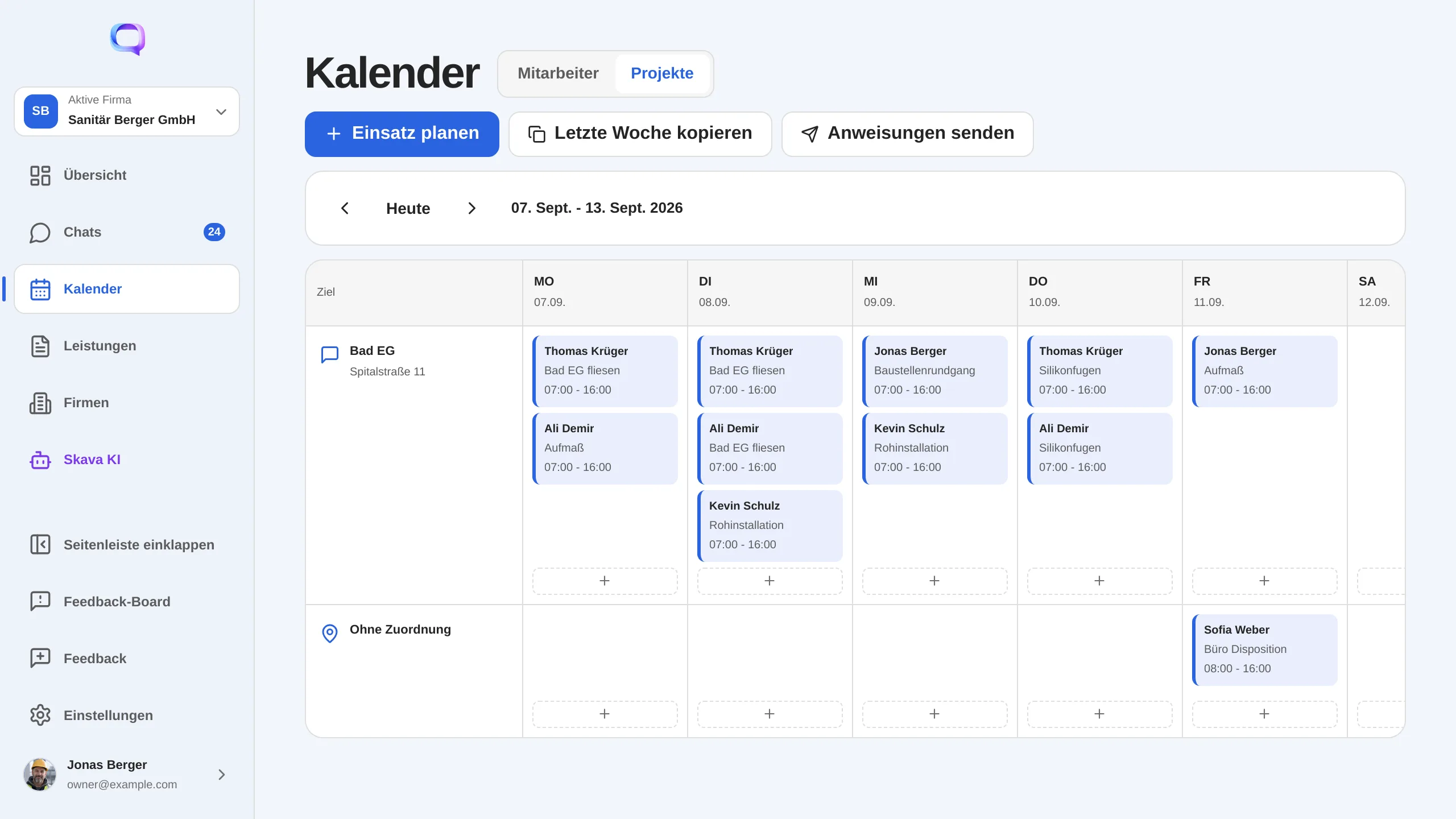 Skava Webapp: die Projektsicht des Arbeitsplans mit einer Zeile je Baustelle und der Kolonne je Tag